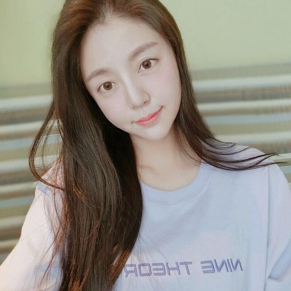 芊予到淨妍體驗杏仁酸保濕療程，改善閉鎖粉刺